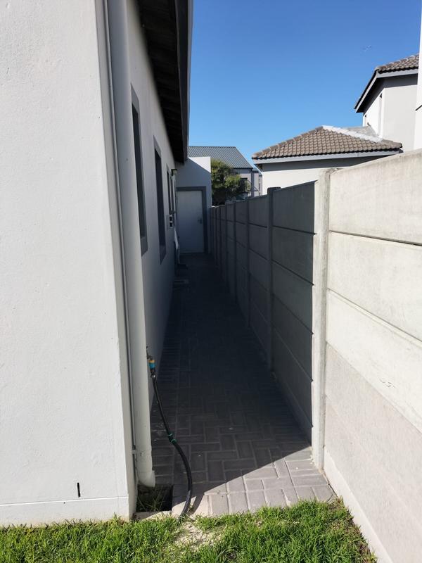 To Let 3 Bedroom Property for Rent in Parklands Western Cape